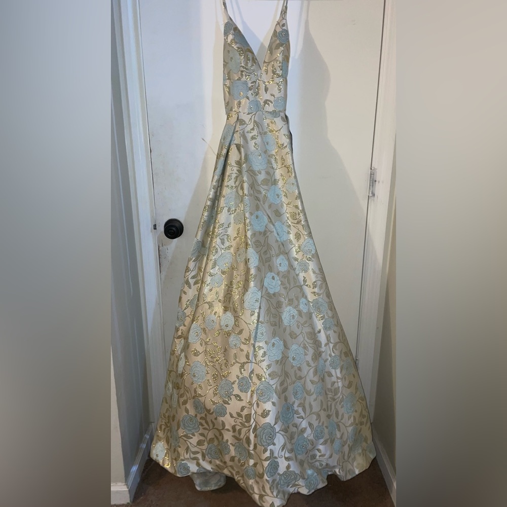 Say yes to the prom dress size 3/4. Selling because I bought it but never worn.